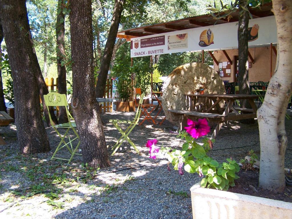 Hotel Moulin de la Roque à Althen-des-Paluds Extérieur photo