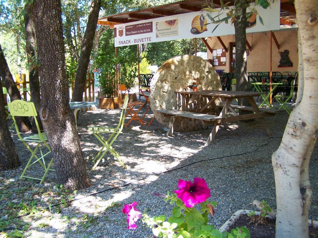 Hotel Moulin de la Roque à Althen-des-Paluds Extérieur photo